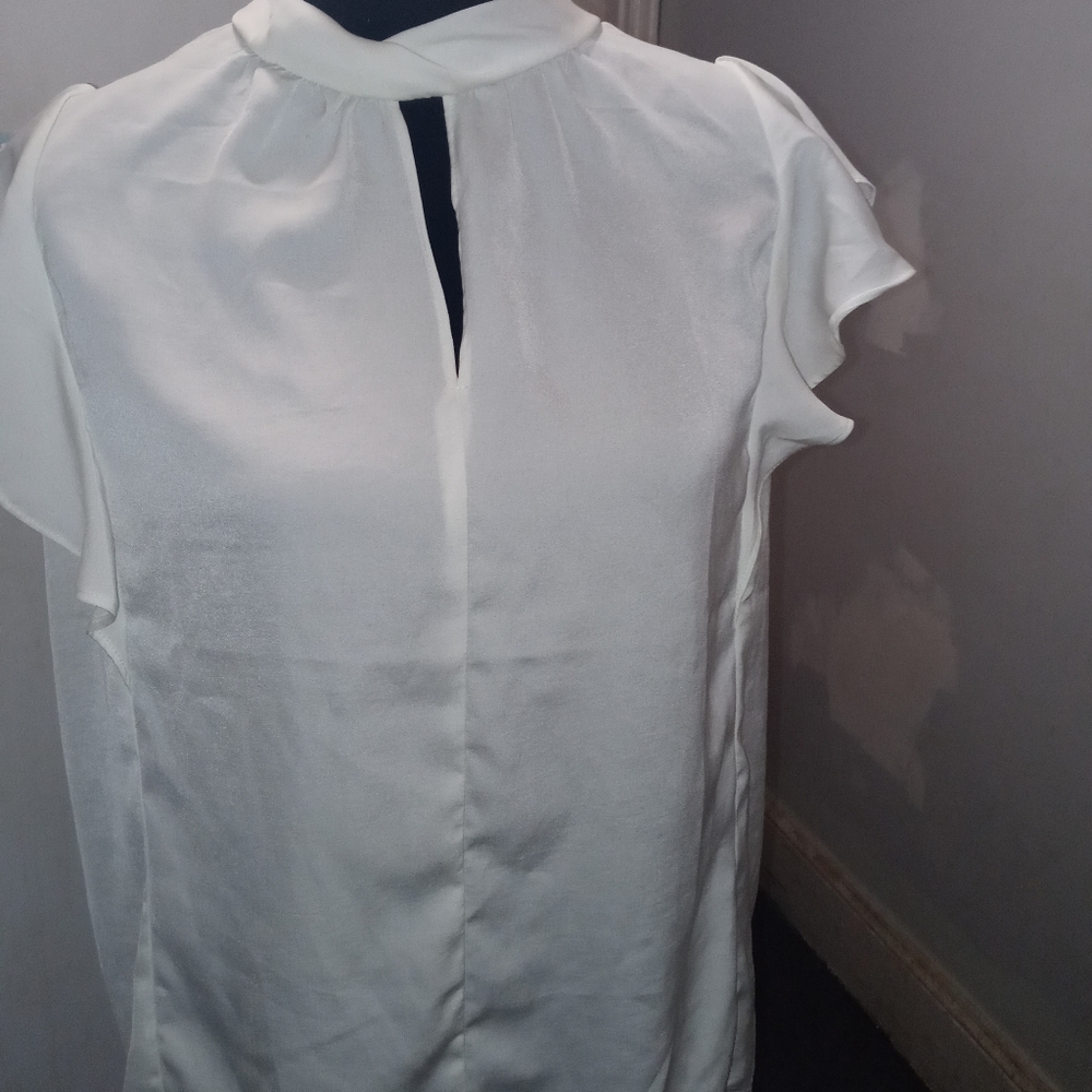Banana Republic Off White Cap Sleeves Blouse